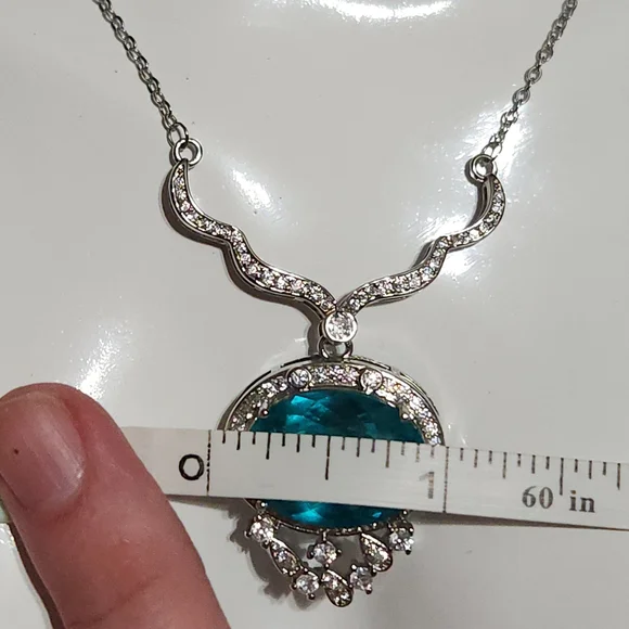 Silver and Blue Pendant Necklace 8ct 3/20/26 - Picture 6 of 9